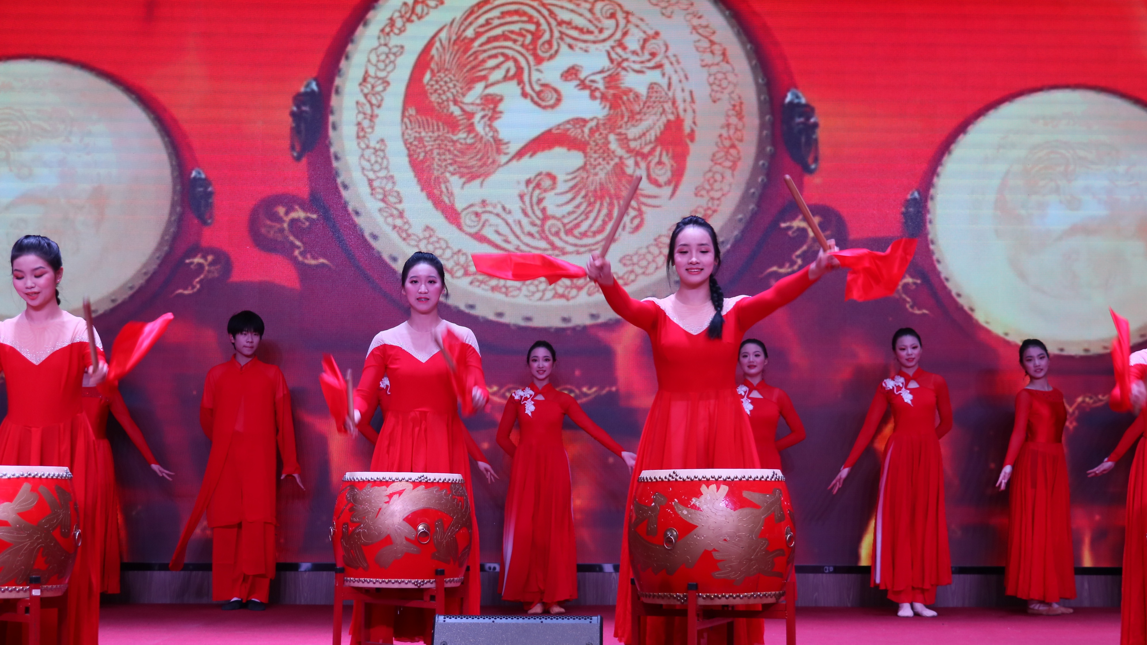 1.开场舞京能律动.jpg